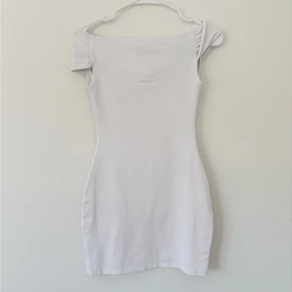 Aritzia White Original Contour Ravish Double Lined Off The Shoulder Dress Medium - Picture 10 of 13